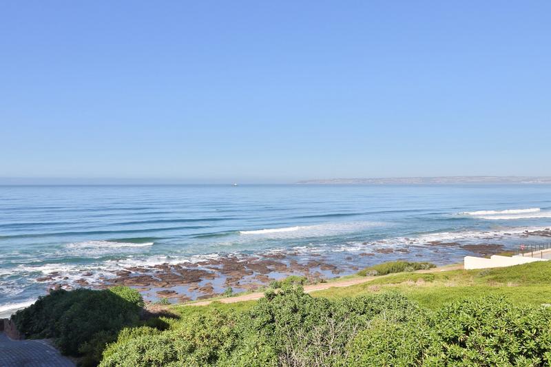 8 Bedroom Property for Sale in Reebok Western Cape